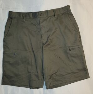 Izod 34 Men's Olive Green Cargo Shorts